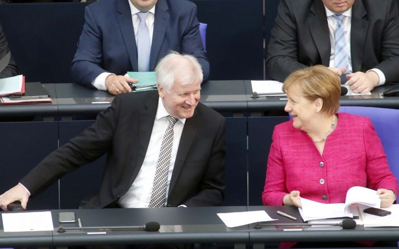 horst seehofer, angela merkel.jpg