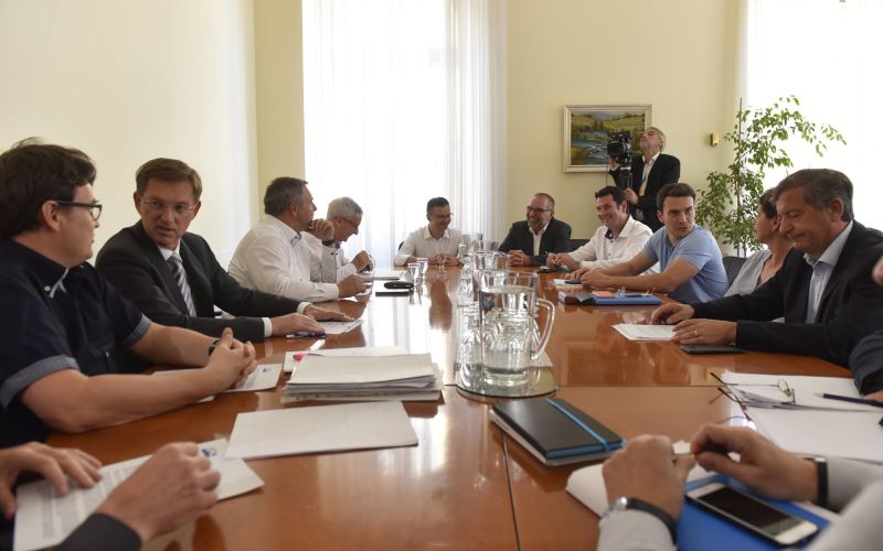 sestanek pri marjanu šarcu.jpg