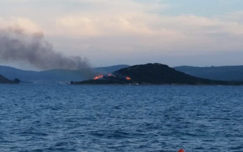 otok galešnjak, požar