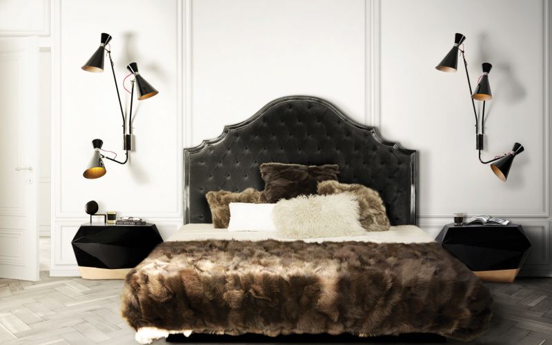 luč Bedroom _ Cozy Winter Bedroom With Black Wall Lamp.jpg