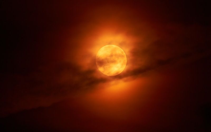 rdeča luna