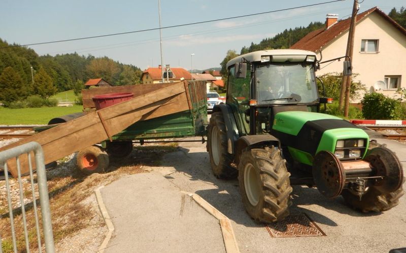 traktor, nesreča, trebnje