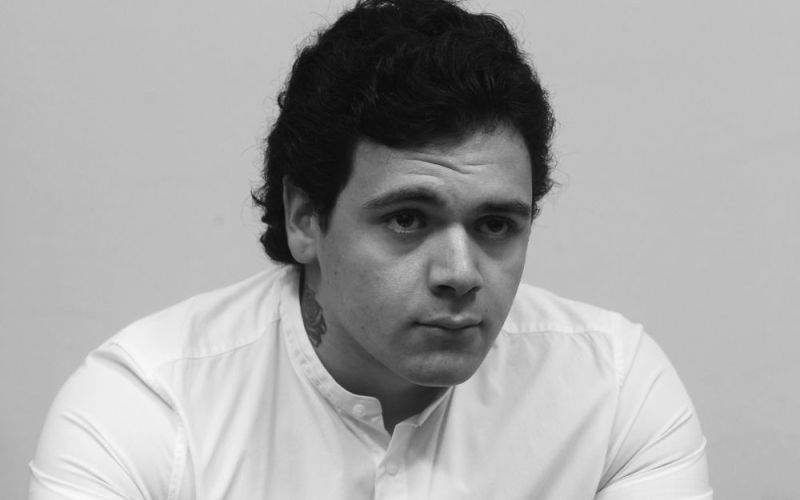 stefan cakic crno bel pl.jpg