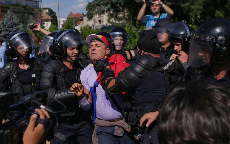 protesti v bukarešti.jpg