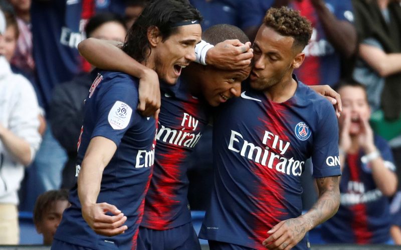 Edinson Cavani, Kylian Mbappe in Neymar.jpg