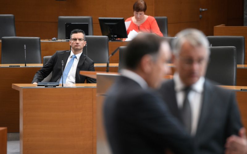 marjan šarec_parlament.jpg