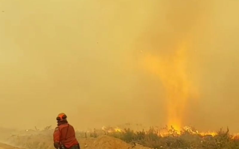 gasilci, požar, tornado