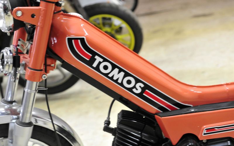 Tomos.jpg