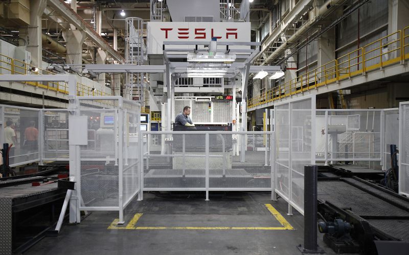 tesla, tovarna, fremont.jpg