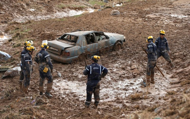 iskanje pogrešanih, poplave, jordanija.jpg