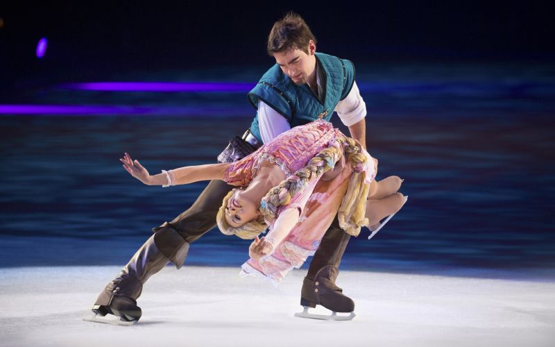 Zlatolaska in Flynn_2_DISNEY ON ICE DOTAKNI SE ZVEZD.jpg