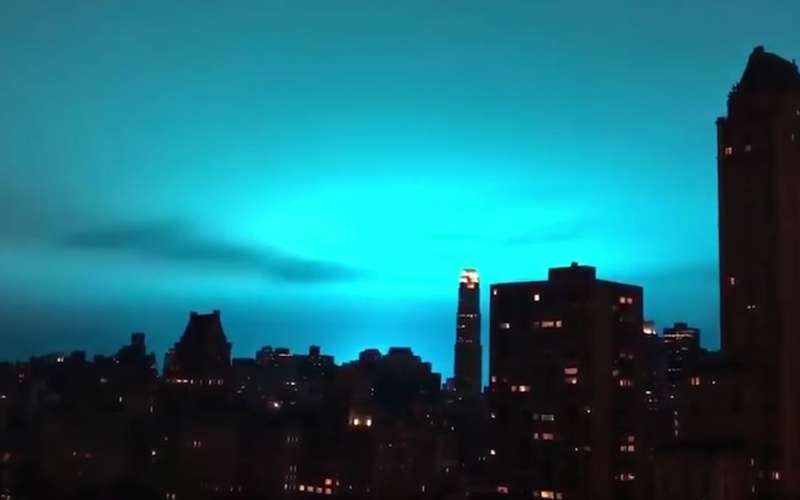 new york nebo modro eksplozija yt.jpg