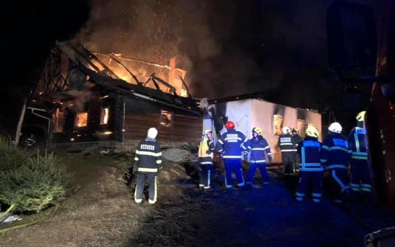 požar, sveti duh na ostrem vrhu