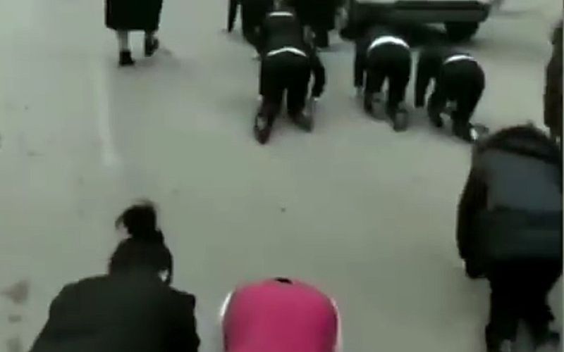ponižanje, delavci, po vseh štirih