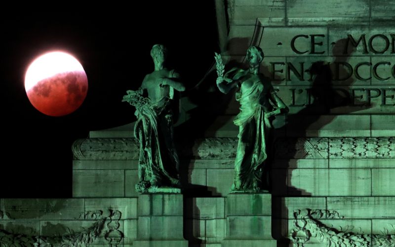 krvava luna_bruselj_2019.jpg