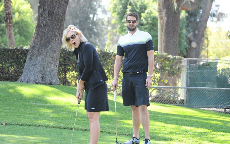 jennie garth in dave abrams.jpg