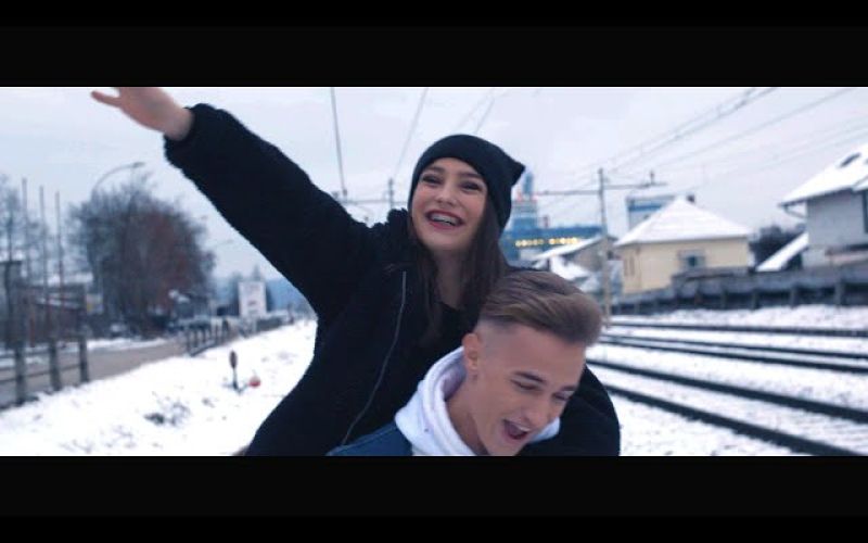 Rene Kapel - Med Valovi (Official Music Video)