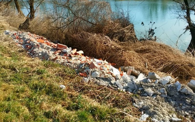 veliki kupi ob Krki.jpg