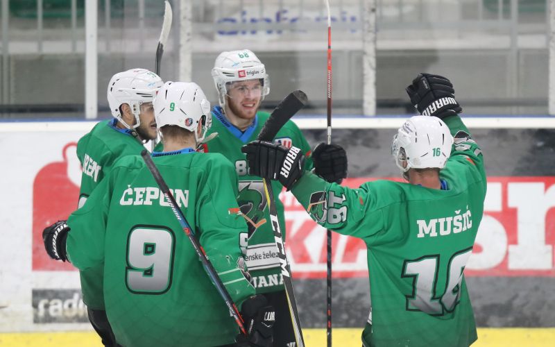 olimpija hokej.JPG