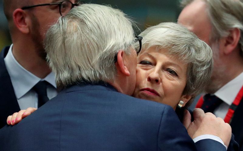 jean-claude juncker, theresa may.jpg