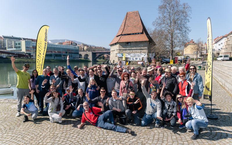 Čistilne akcije, ki jo je podprlo tudi podjetje SPAR Slovenija, se je udeležila množica ljudi.jpg