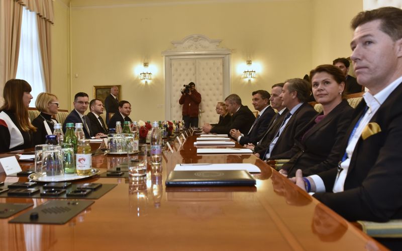 svet za nacionalno varnost, prisluhi, pritiski na medije