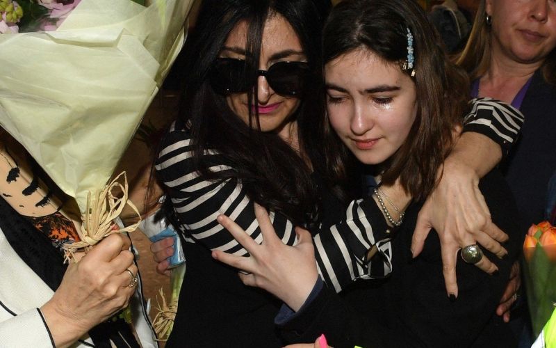 Laleh Shahravesh.jpg