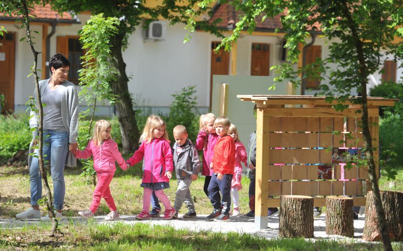 moravske toplice pravljični park vrtec otroci.jpeg