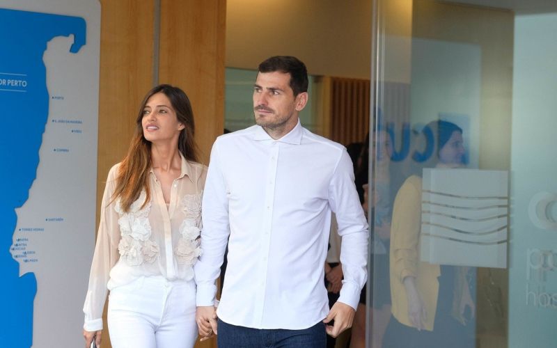 Sara Carbonero, iker casillas.jpg