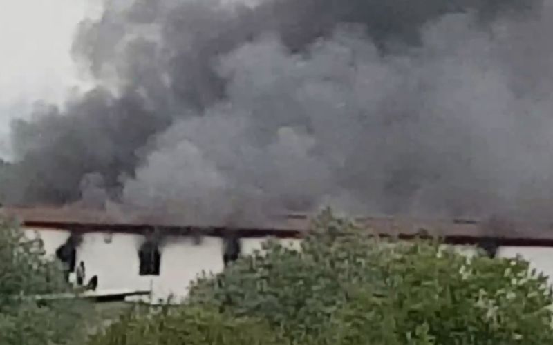 sprejemni center, velika kladuša, požar.jpg