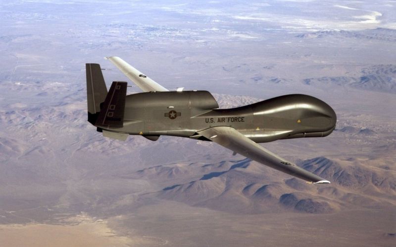 Izvidniški dron global hawk .jpg