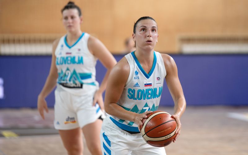teja oblak ženska reprezentanca slovenije.jpg
