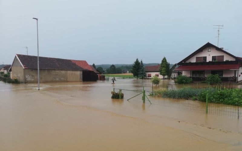 Domanjševci 22. 6. 2019, neurje, naliv, poplava.jpg