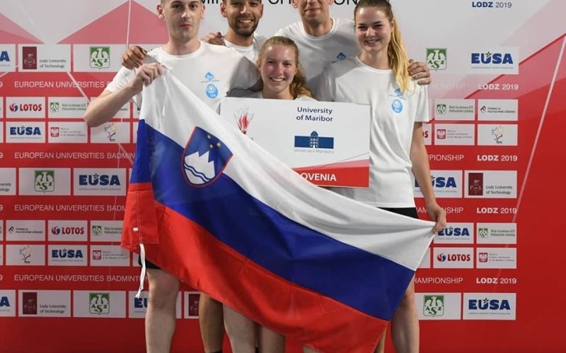 ekipna slika EUP Badminton1.jpg