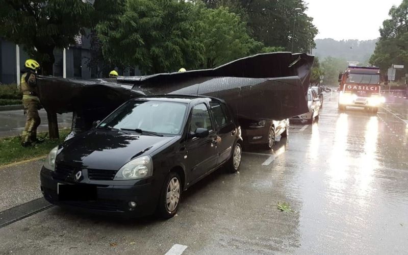 naliv, streha, ministrstvo za finance, 2.7.2019.jpg