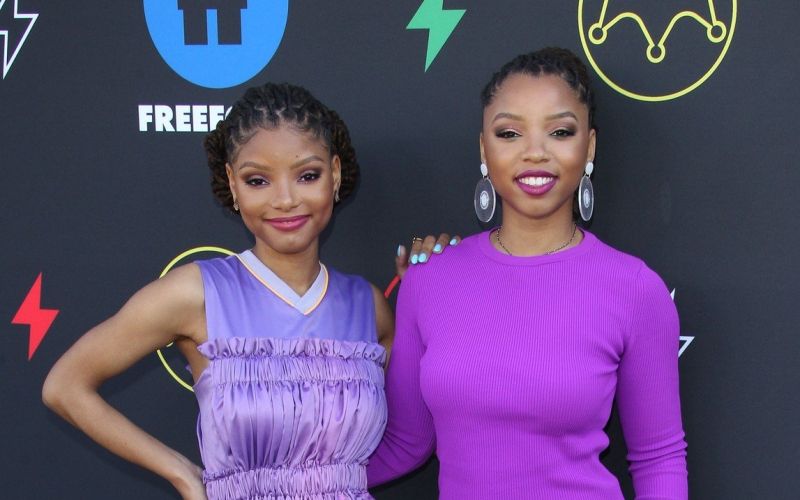 Halle Bailey in sestra.jpg
