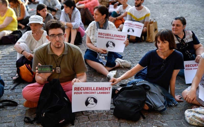 Vincent Lambert, protest1.jpg