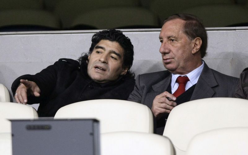 bilardo maradona.jpg