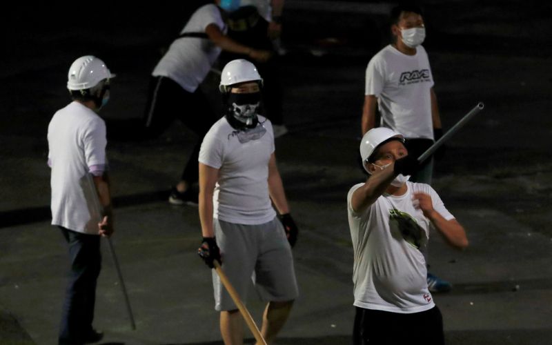 protest, hongkong, bele majice.jpg
