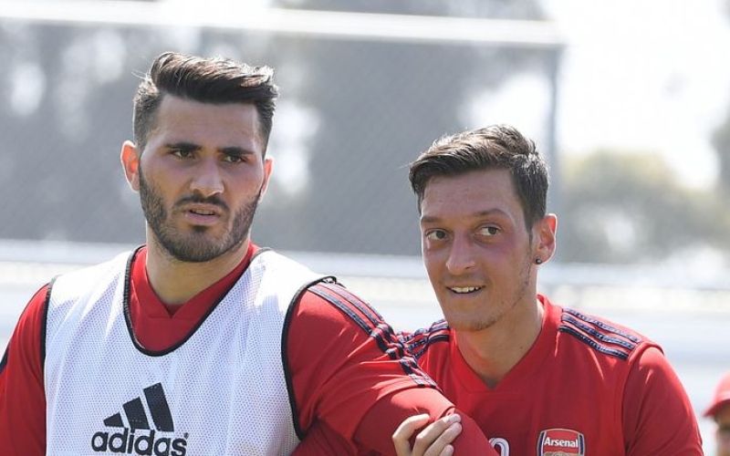 kolasinac ozil.jpg