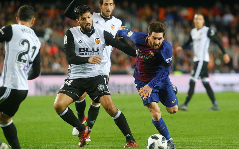 garay messi.jpg