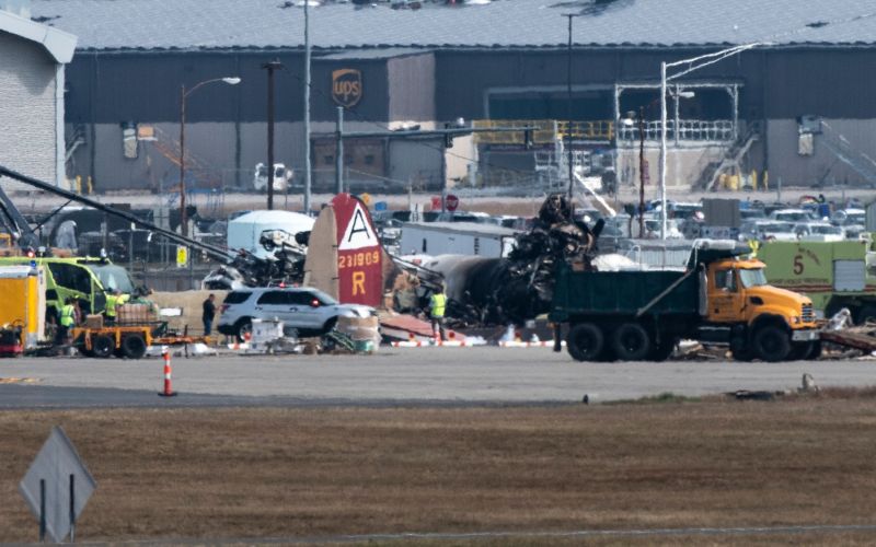 letališče bradley, bombnik.jpg