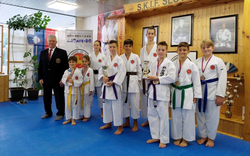 karate, Tromejnik Kuzma