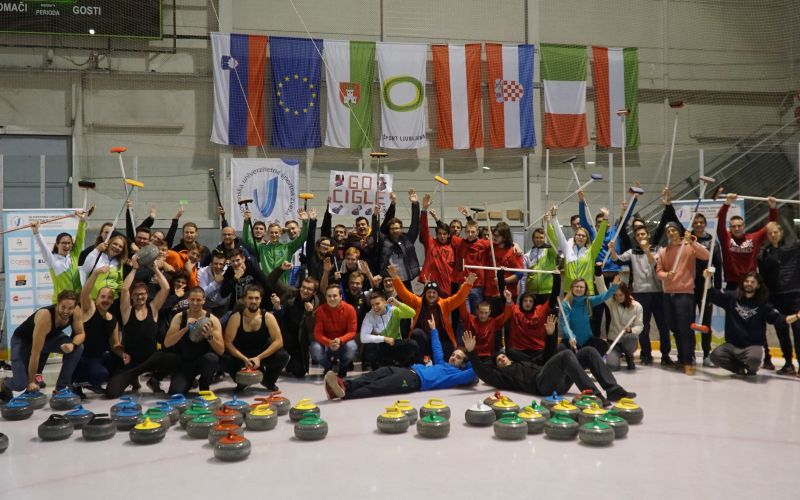 skupinska-fotografija_curling-2019.jpg