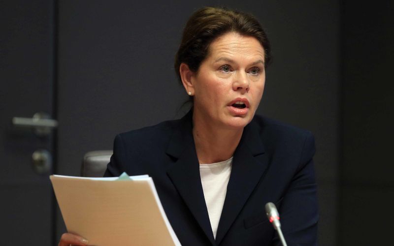 alenka bratusek bobo.jpg