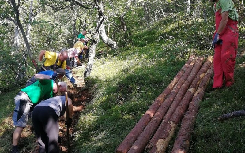 Obnova Rečiške planinske poti je bil za markaciste zahteven projekt.jpg