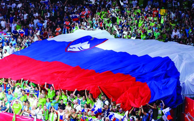 slovenski navijaci pm.jpg