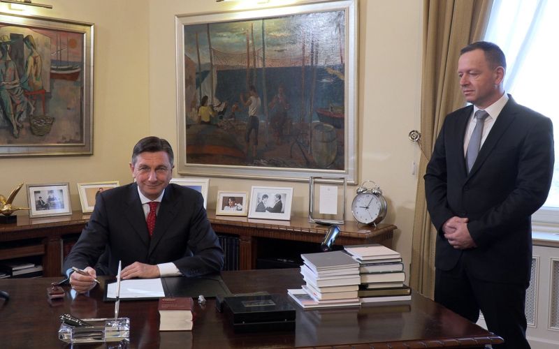 pahor robert sumi tw.jpg