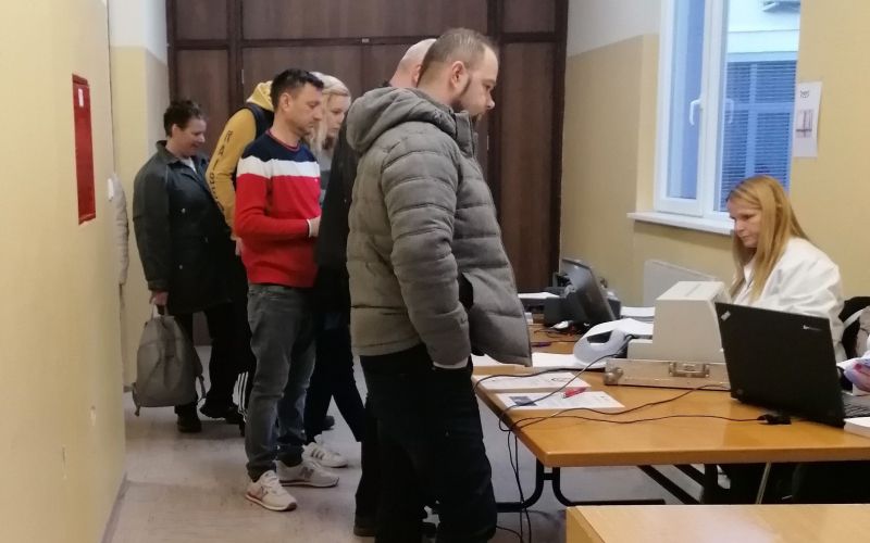 mnozica_se_jih_je_zbrala_ze_zjutraj.jpg
