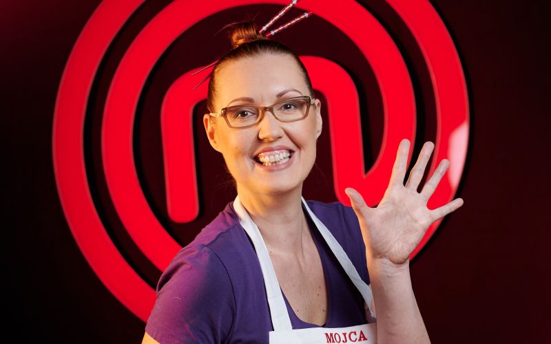MOJCA KRAVINA na crnem 10.jpg
